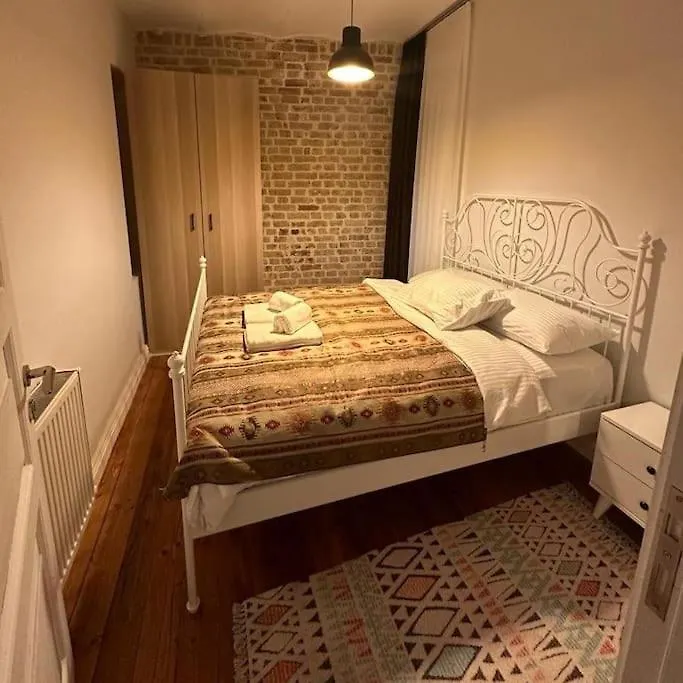 Istiklal Yakininda Yenilenmis Daire İstanbul